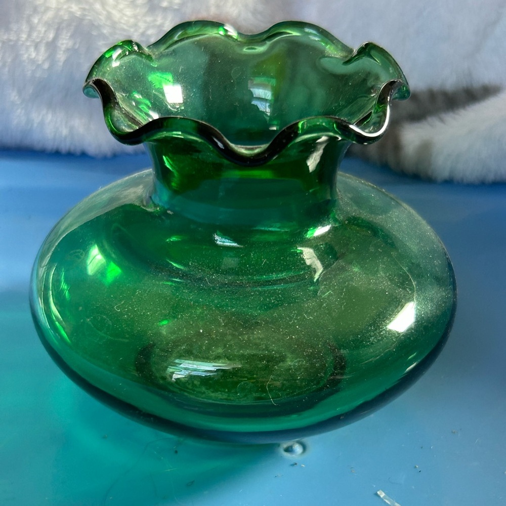 Vintage Anchor Hocking Squat Glass Vase Green Ruffled Rim